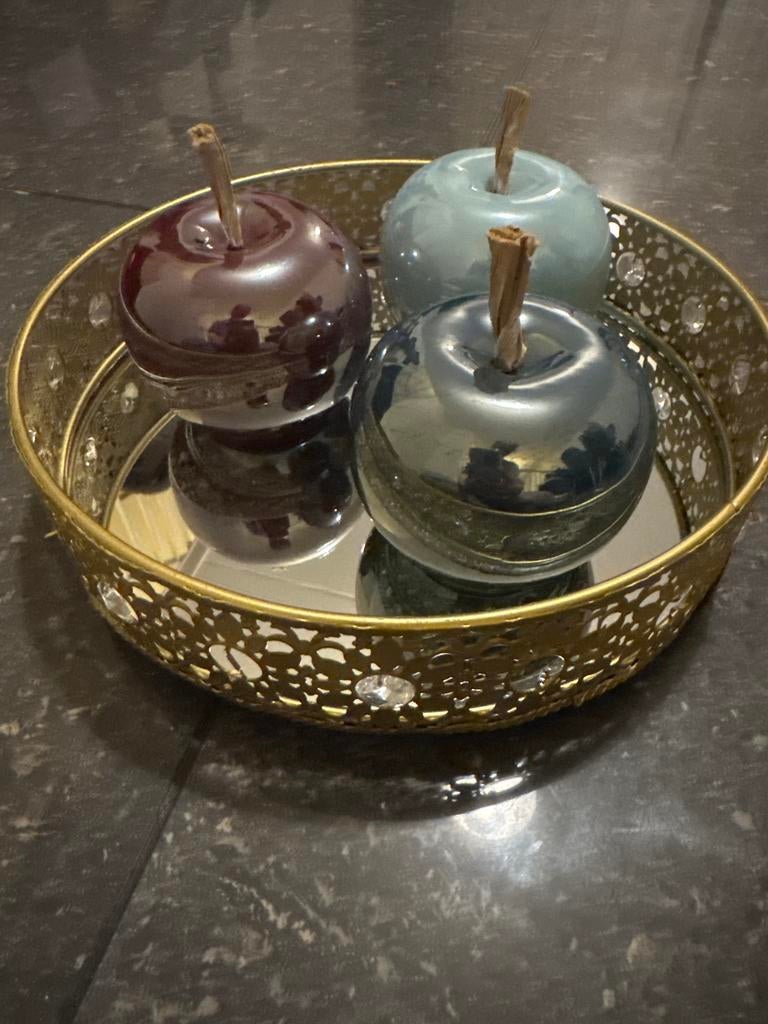 Goud kleurige schaal met spiegel en decoratie appels, Overige materialen, Gebruikt, Schaal, Rond