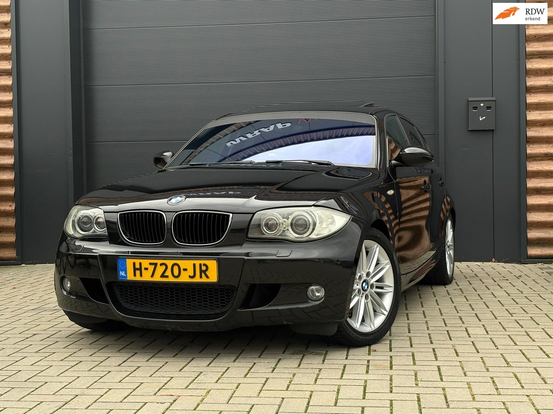 BMW 1-serie 118i Limited Edition SPORT M PAKKET CARPLAY, Auto's, 1-Serie, Achterwielaandrijving, Zwart, Handgeschakeld