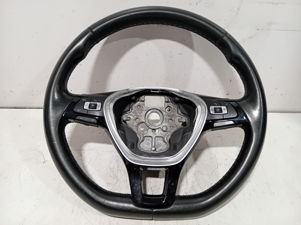 Stuur Volkswagen Passat, Onderdelen@venauto.nl, Van der Ven Autorecycling B.V., Gebruikt, Ettenseweg 76, 4706 PB Roosendaal, The Netherlands