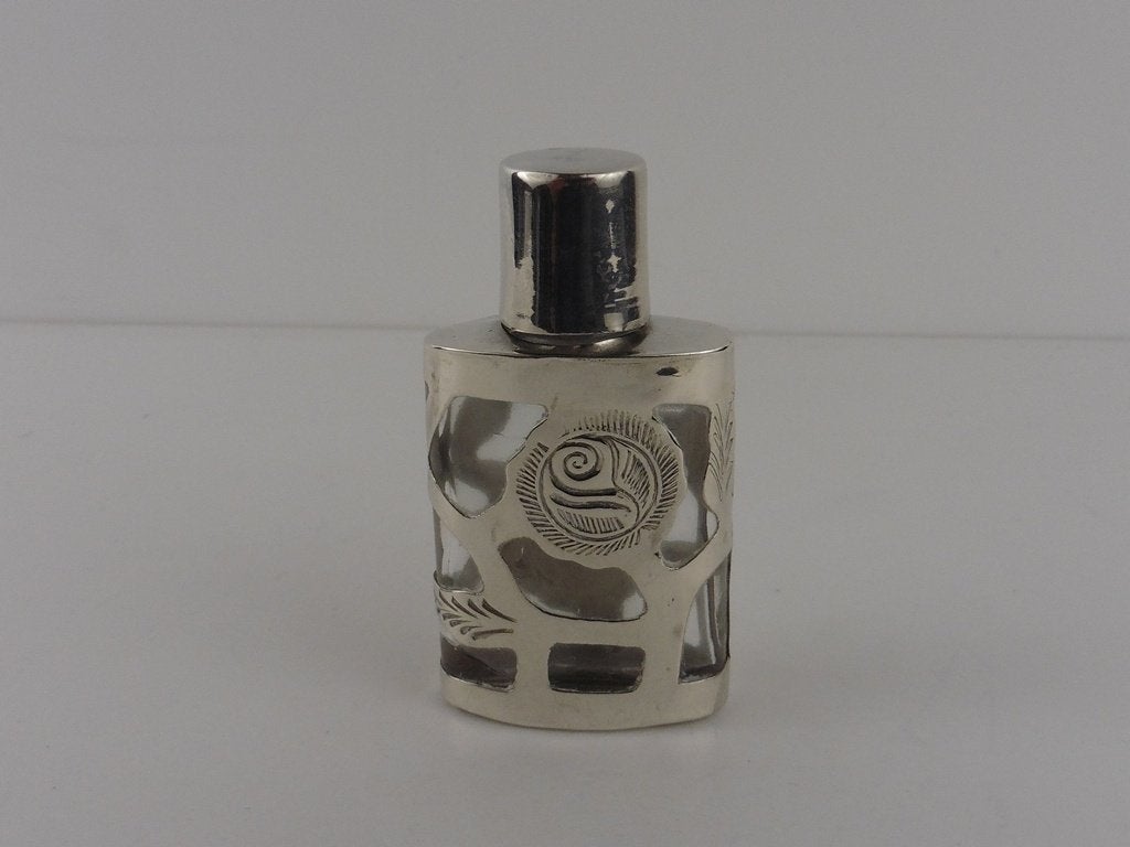 Parfumflesje in zilveren huls                           D122, Gebruikt, ., Ophalen of Verzenden, .