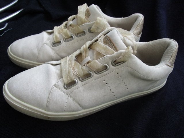 Witte Bel & Bo sneakers met lintveters, maat 39/40, Kleding | Dames, Ophalen, Wit, Sneakers of Gympen, Zo goed als nieuw