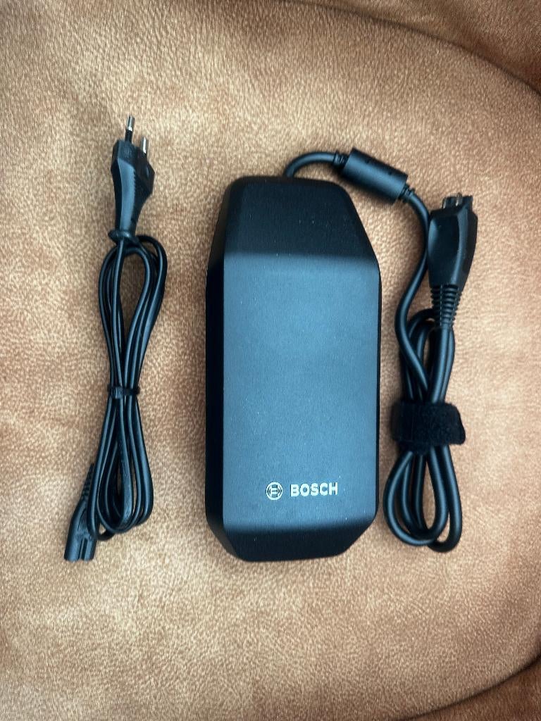 Bosch lader: 4A Charger Smart System  BPC3400, Fietsen en Brommers, Fietsaccessoires | Fietsaccu's, Ophalen of Verzenden, Nieuw