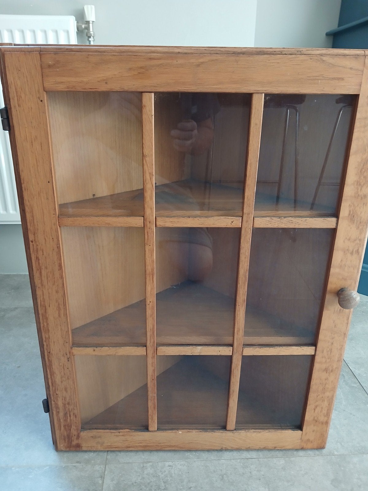Vintage houten hoekkastje met glazen deur, Ophalen of Verzenden