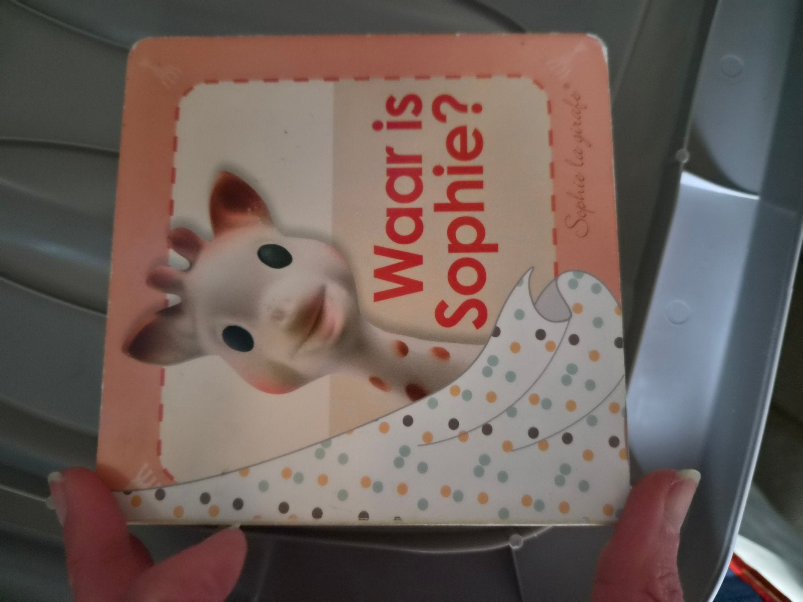Waar is Sophie? - Zoekboekje Sophie de Giraf, Ophalen of Verzenden, Gelezen, Uitklap-, Voel- of Ontdekboek, 0 tot 6 maanden