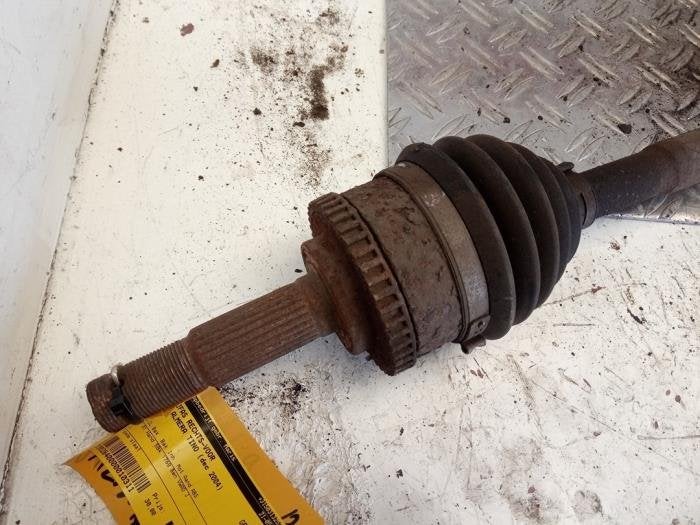 Aandrijfas rechts-voor van een Nissan Almera Tino, Auto-onderdelen, Gebruikt, -, -, Ophalen of Verzenden