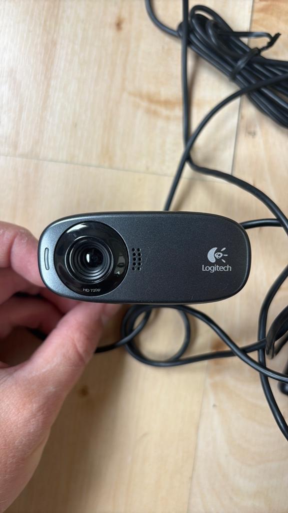 Logitech HD720p Webcam - Perfect voor Videobellen, Computers en Software, Webcams, Gebruikt, Bedraad, Windows, Monitorclip, Ophalen of Verzenden