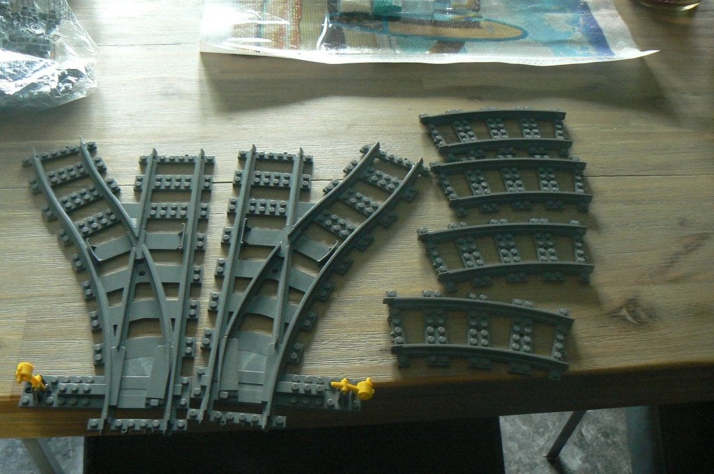 Te koop: Lego rails wissels/bocht, flexibel, Compleet, Lego, Ophalen of Verzenden, City