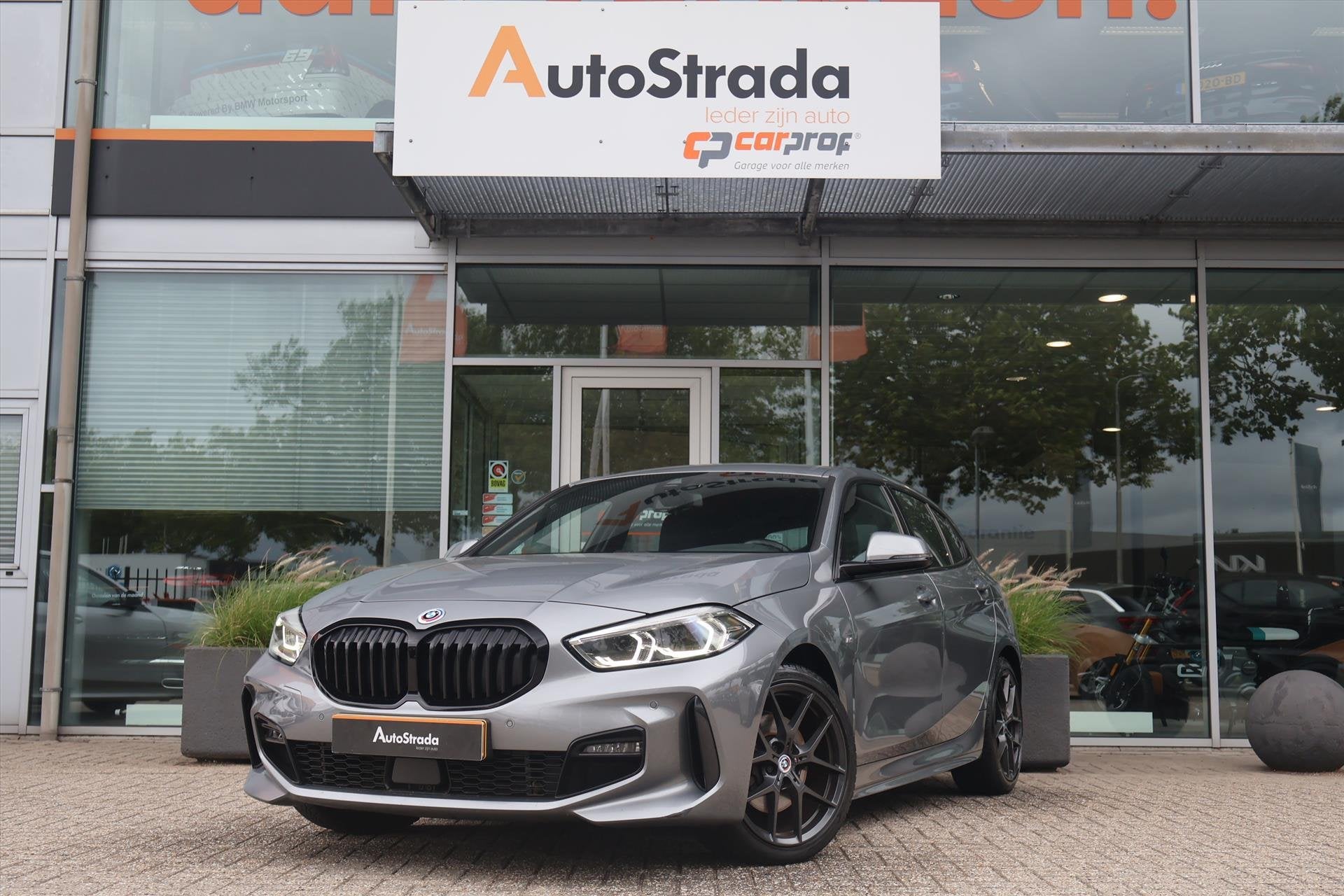 BMW 1-Serie (f40) 118i M-Sport | LED | Sfeer | Navigatie | C, Auto's, Dealer onderhouden, 136 pk, Gebruikt, Met garantie (alle)