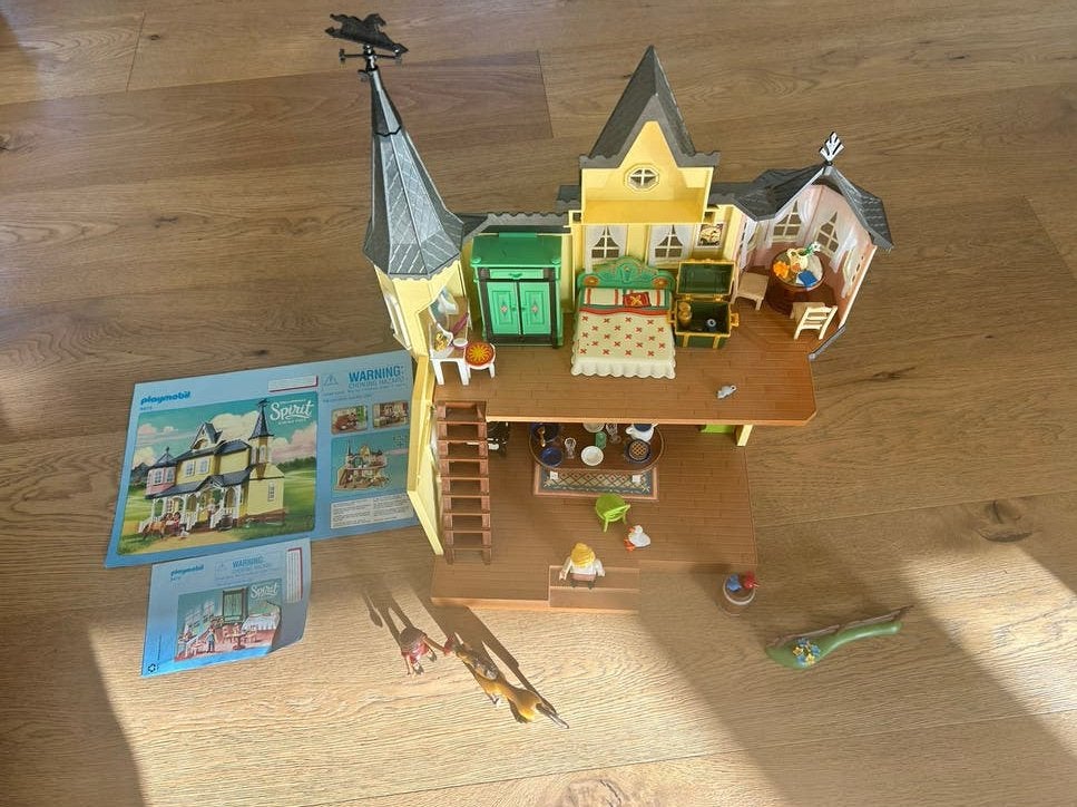 Playmobil Spirit Lucky's huis en slaapkamer 9475 en 9476, Ophalen of Verzenden, Zo goed als nieuw, Jongen of Meisje