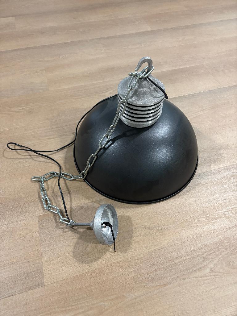 Industriële hanglamp met ketting - Zwart/Grijs, Ophalen of Verzenden, Zo goed als nieuw, Metaal, Industrieel