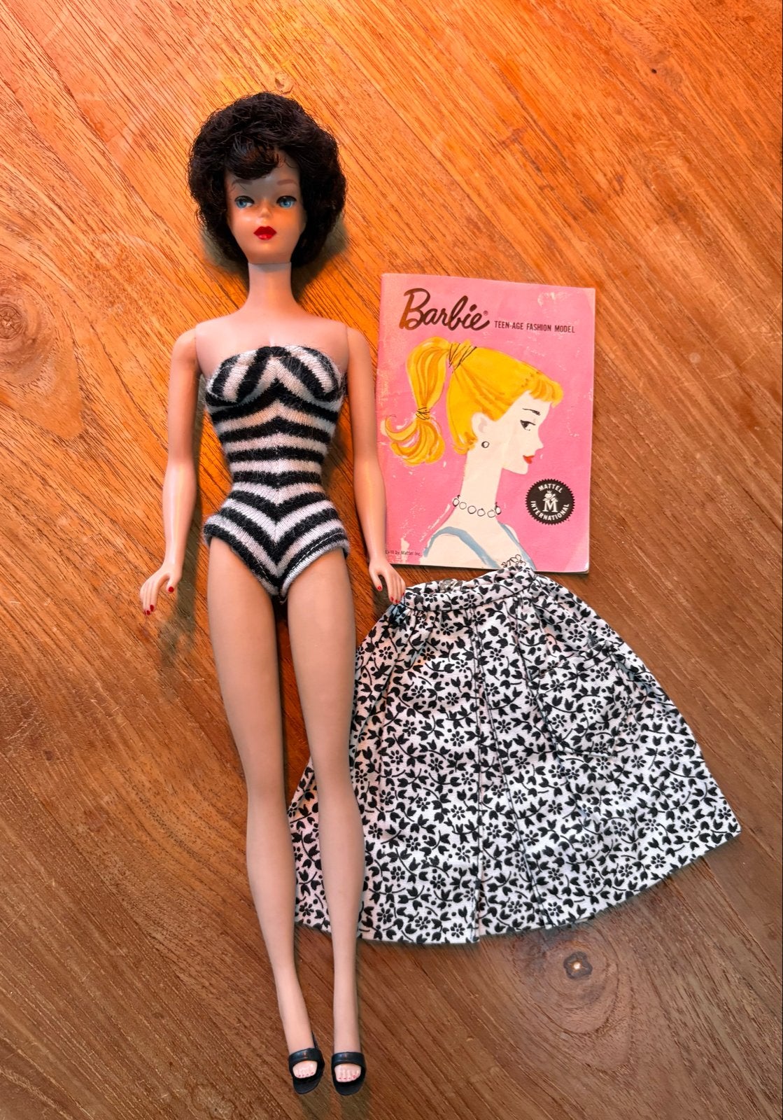 Vintage Barbie Pop uit 1960 Mattel Brunette bubblecut, Verzamelen, Ophalen of Verzenden, Gebruikt, Fashion Doll