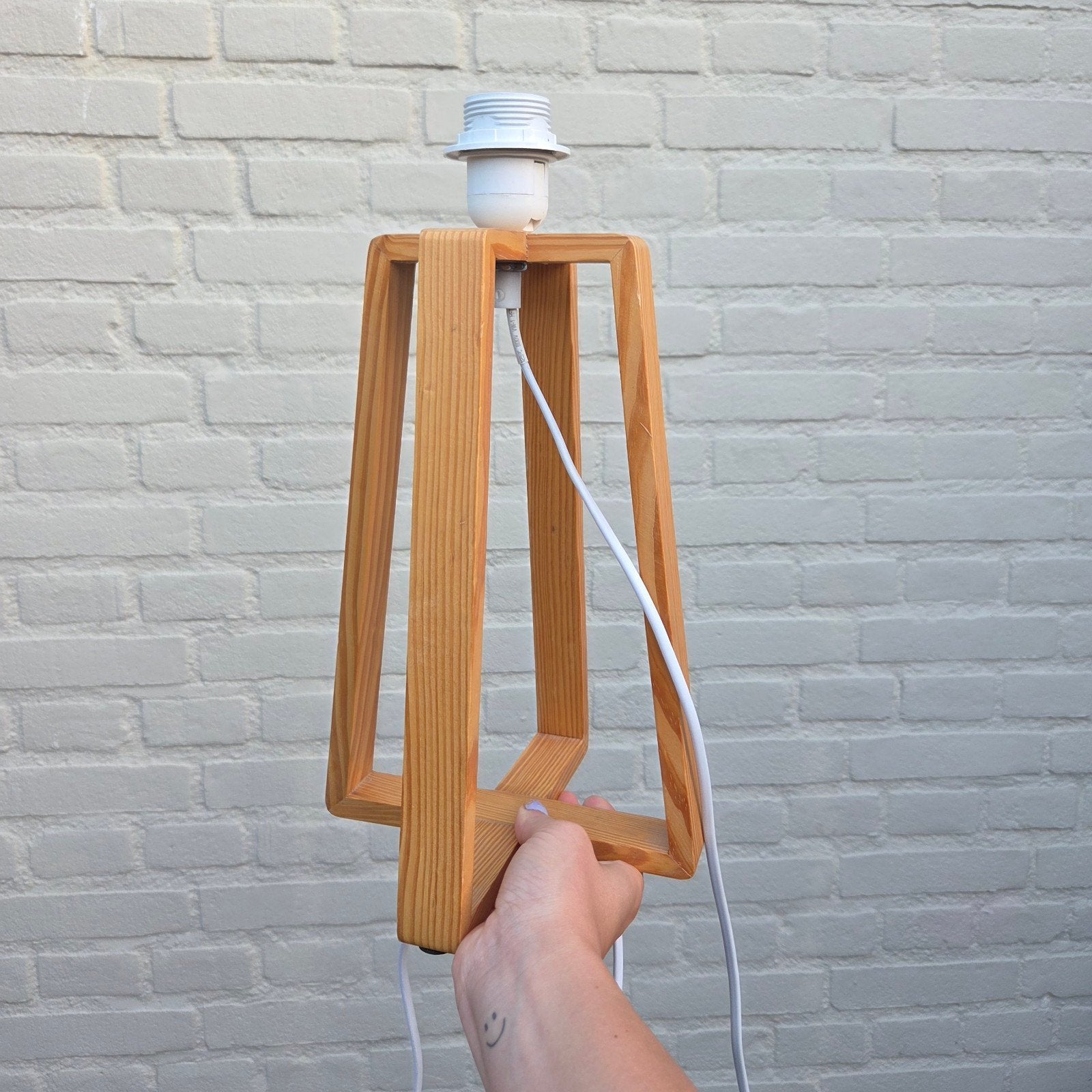 Houten tafellamp voet - Modern design kwantum leenbakker, Ophalen of Verzenden, Zo goed als nieuw, Modern, minimalistisch, Minder dan 50 cm