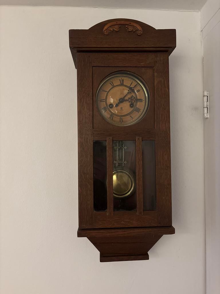 Houten wandklok met slinger gustav becker, Ophalen