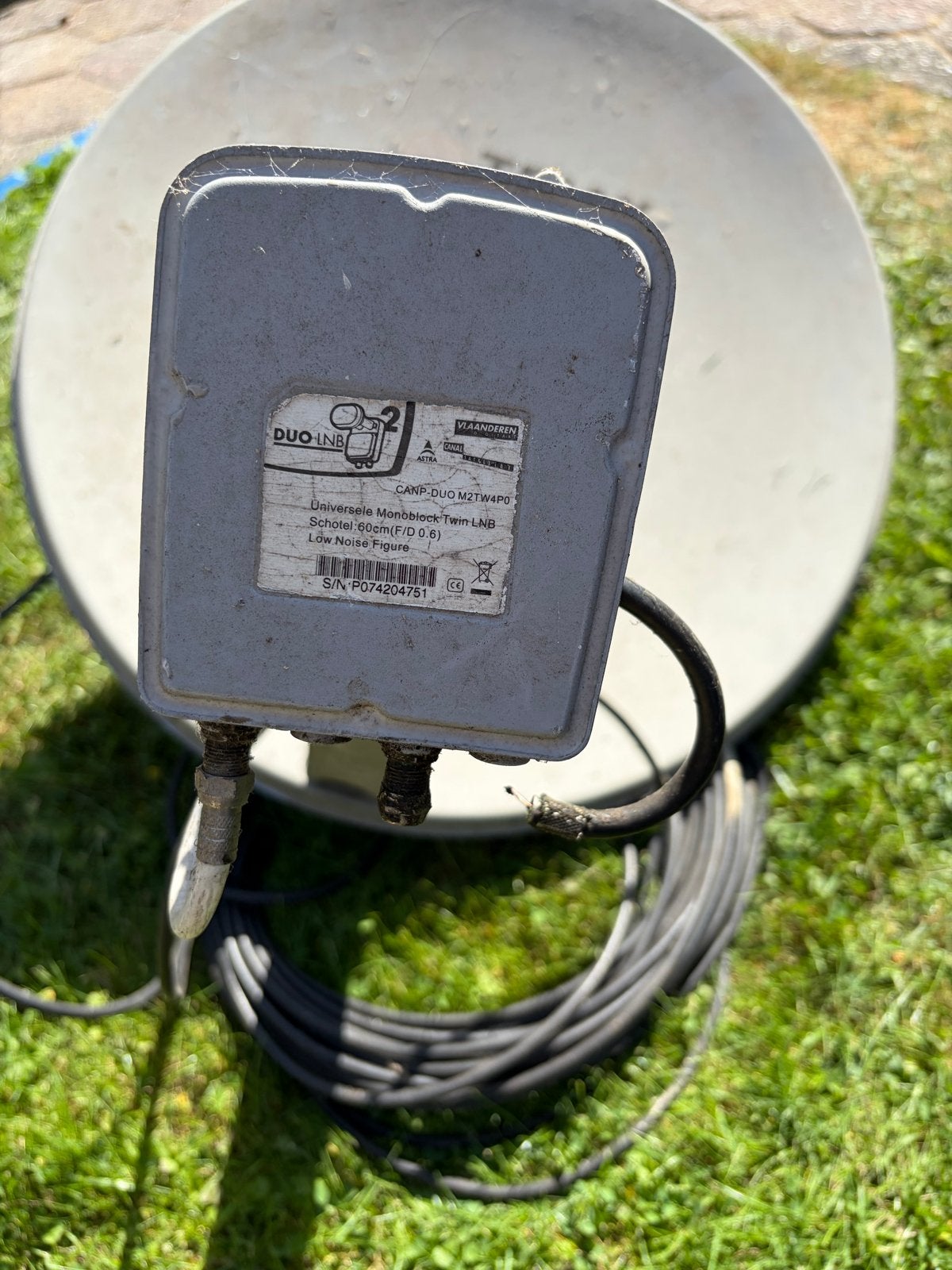 Triax TV schotel met DUO LNB, Ophalen, Gebruikt, (Schotel)antenne, Overige merken