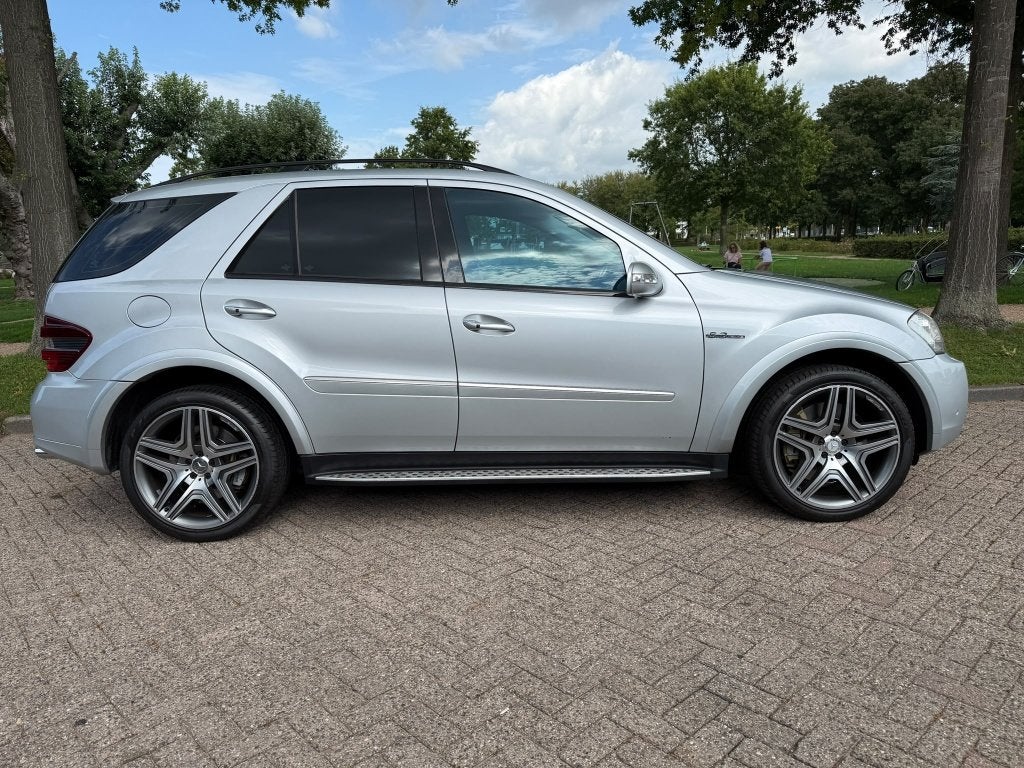 Mercedes-Benz M-Klasse AMG 63 (bj 2007, automaat), Auto's, Gebruikt, 8 cilinders, 2210 kg, Leder