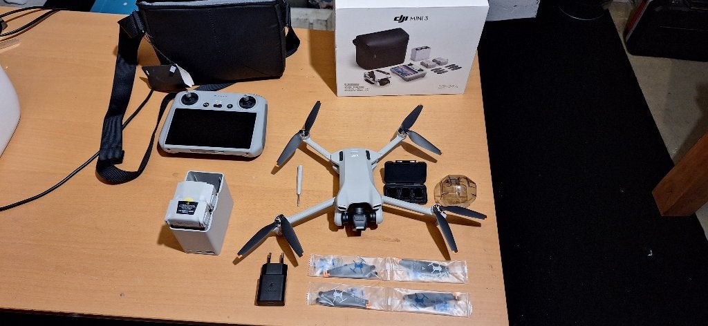 DJI Mini 3 Fly More Combo, 30 tot 45 minuten, Cameradrone, Ophalen of Verzenden, Zo goed als nieuw