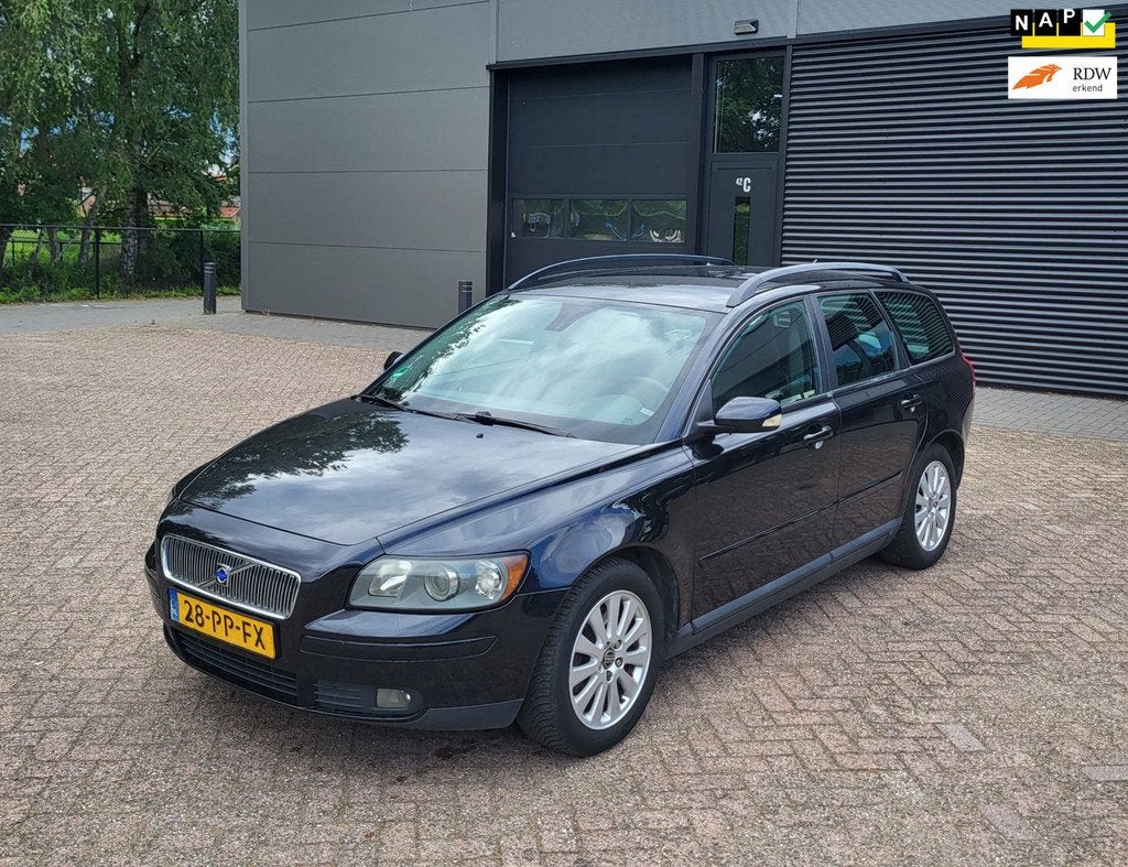 Volvo V50 2.4, BT&Muziek, Airco, Leder, CruisC, Trekhaak!, Gebruikt, Zwart, 700 kg, Zwart