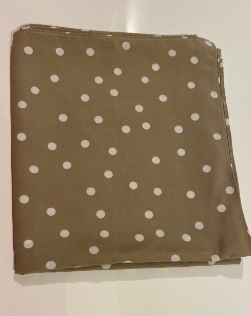 Beige foulard met witte bolletjes, Ophalen of Verzenden, Nieuw, Sjaal