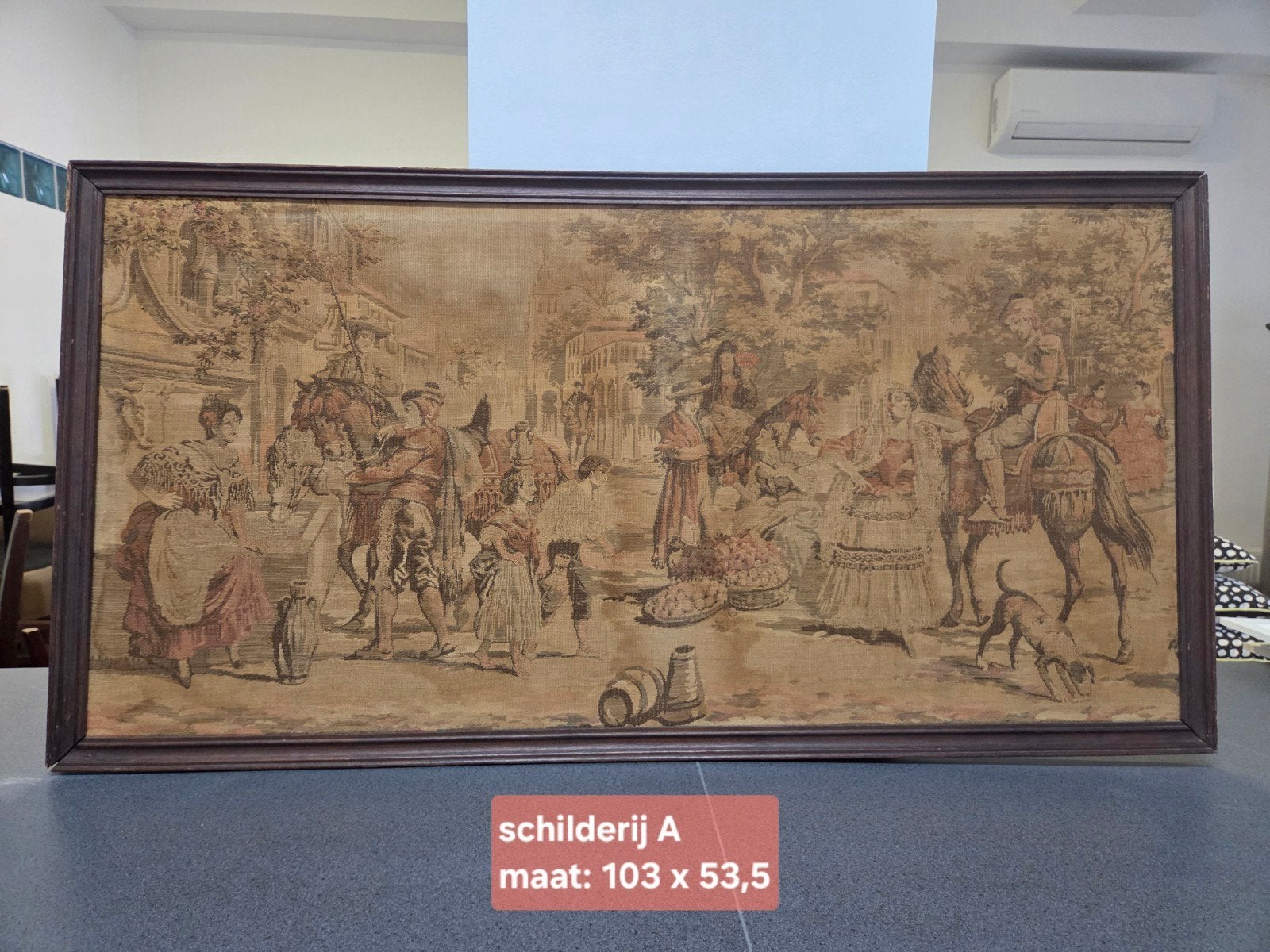 Groot wandtapijt met levendige dorpsscène, Ophalen