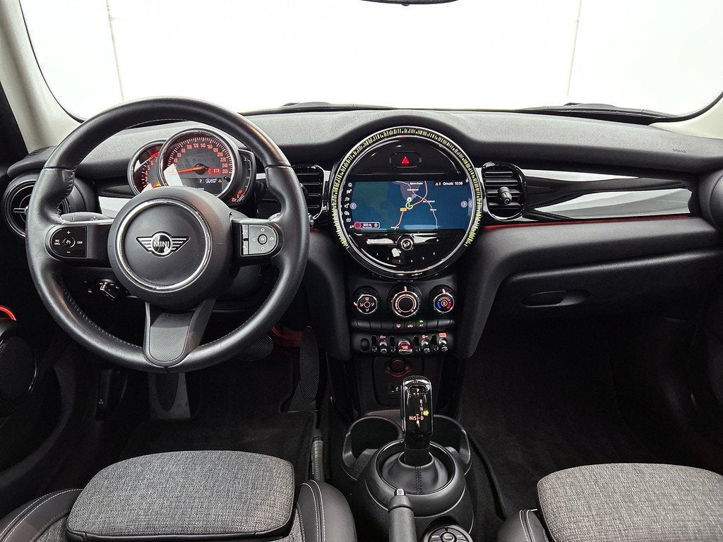 Mini 5-Deurs 1.5 Cooper Classic (NL-auto, 1e Eig Dealer Onde, Auto's, Mini, Bluetooth, 136 pk, Gebruikt, Leder en Stof
