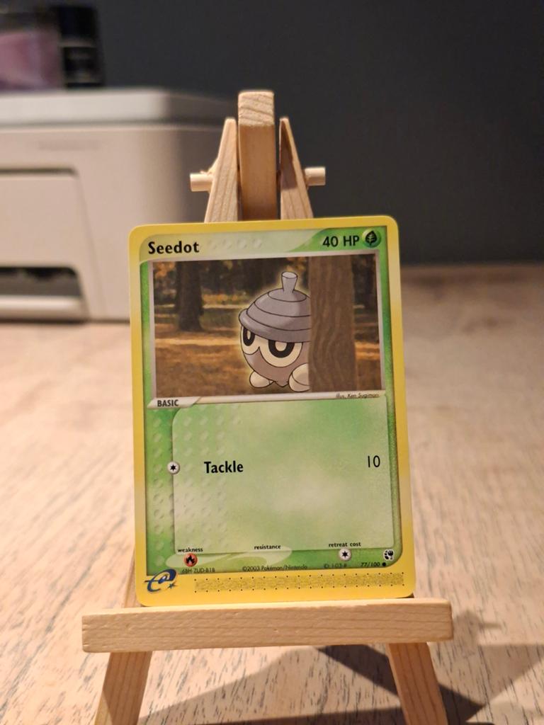 Seedot 77, Hobby en Vrije tijd, Verzamelkaartspellen | Pokémon, Ophalen of Verzenden, Zo goed als nieuw