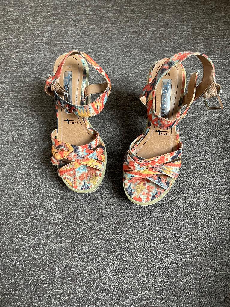 Schoenen maat 36 van Tamaris, Tamaris, Overige kleuren, Ophalen of Verzenden, Schoenen met hoge hakken