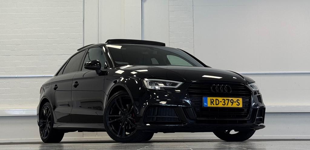 Audi A3 Limousine 1.5 TFSI CoD Sport S Line Edition Panorama, Auto's, Audi, 4 cilinders, 150 pk, Leder en Stof, Zwart