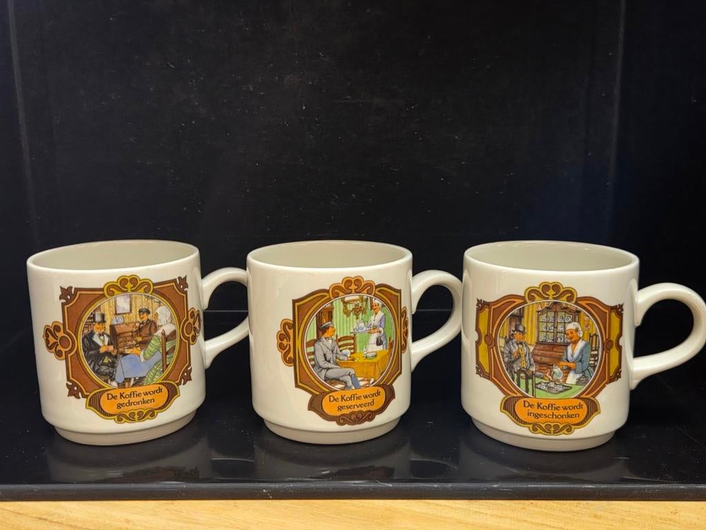3 vintage Douwe Egberts koffiemokken met Hollandse taferelen, Antiek en Kunst, Ophalen of Verzenden