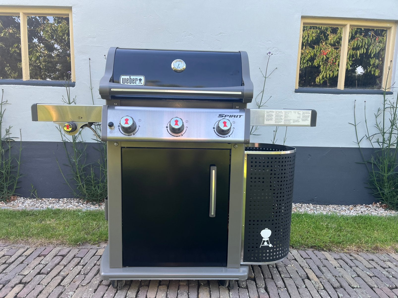 Weber Spirit E-210 gasbarbecue met zijbrander en hoes, Ophalen, Gebruikt