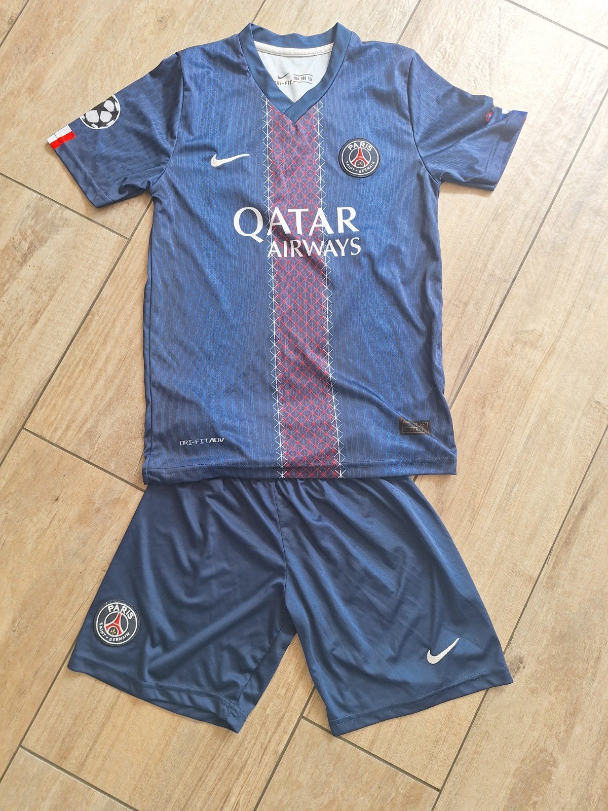 Voetbalplakjes 2x, Kinderen en Baby's, Ophalen of Verzenden, Zo goed als nieuw, Nike, Jongen