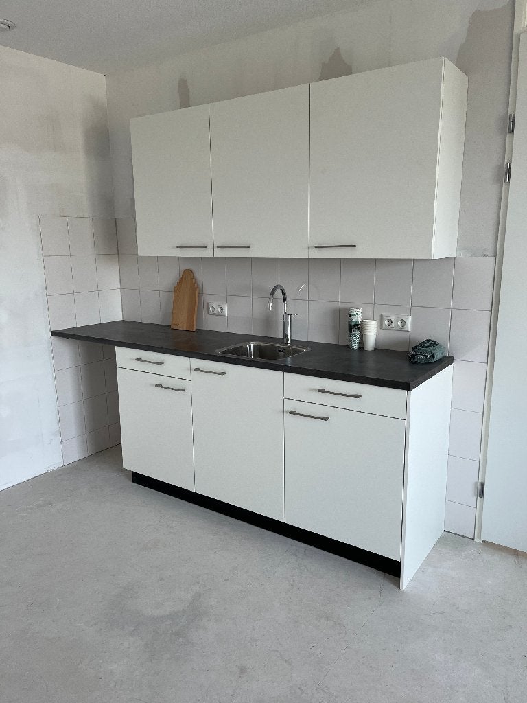Keller keuken wit – 242 cm – nieuwstaat – Grohe kraan, Ophalen, Wit, Nieuw, Enkelwandige keuken