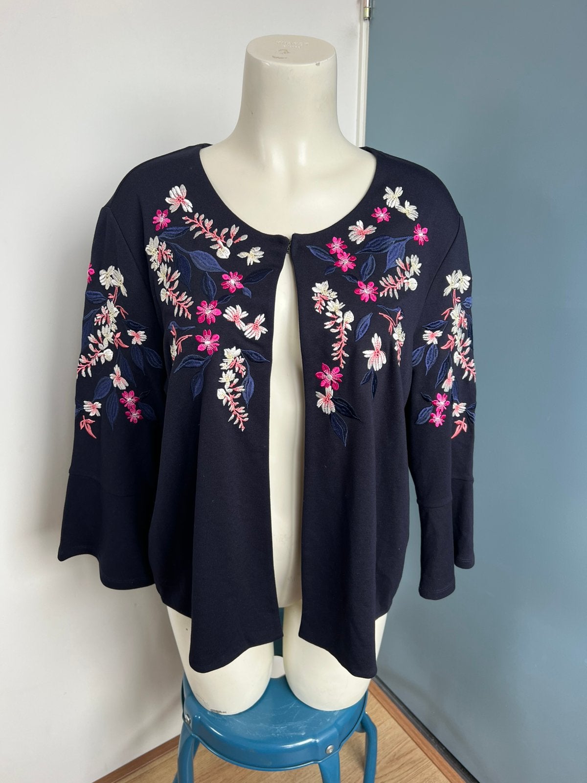 Gerry weber zwart geborduurd vestje 44 bloemen, Zwart, Maat 42/44 (L), Ophalen of Verzenden, Zo goed als nieuw