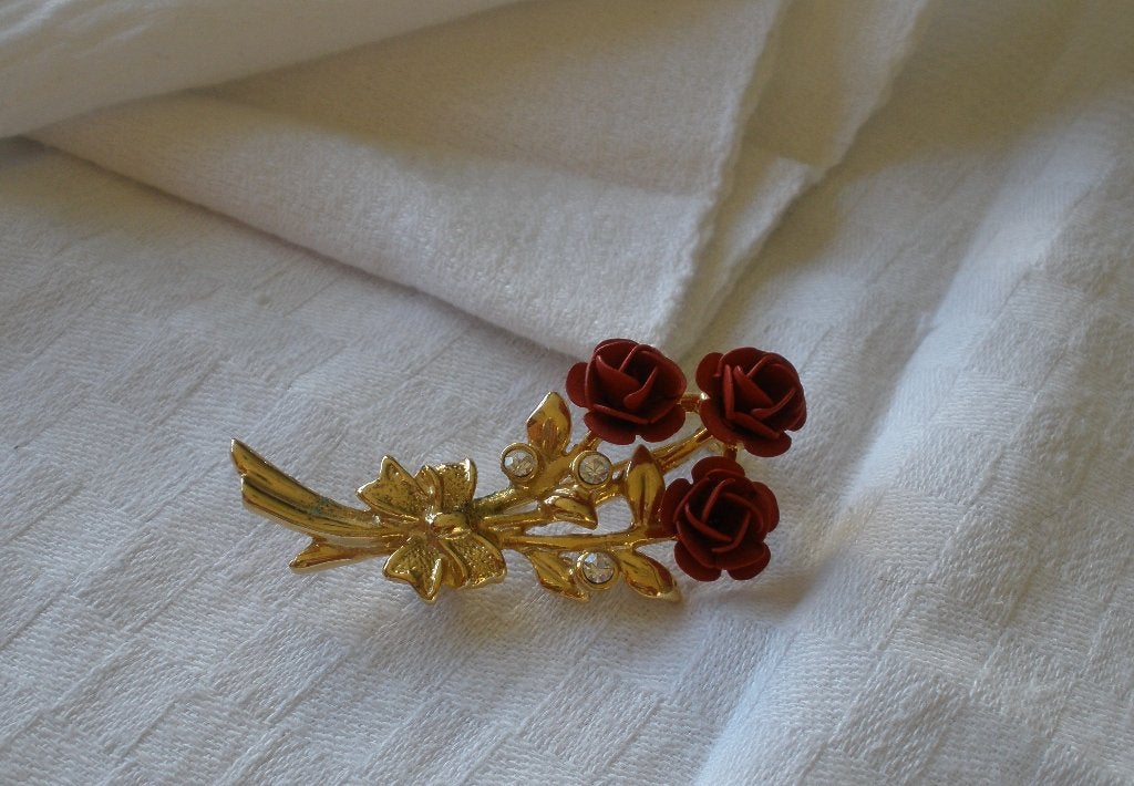 Vintage broche met roosjes, Overige materialen, 4 tot 7 cm, Overige kleuren, Ophalen of Verzenden