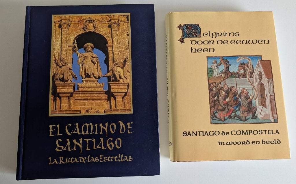 Santiago de Compostela Boeken - 2 Stuks, Boeken, Ophalen of Verzenden, Zo goed als nieuw, Diverse auteurs, Europa