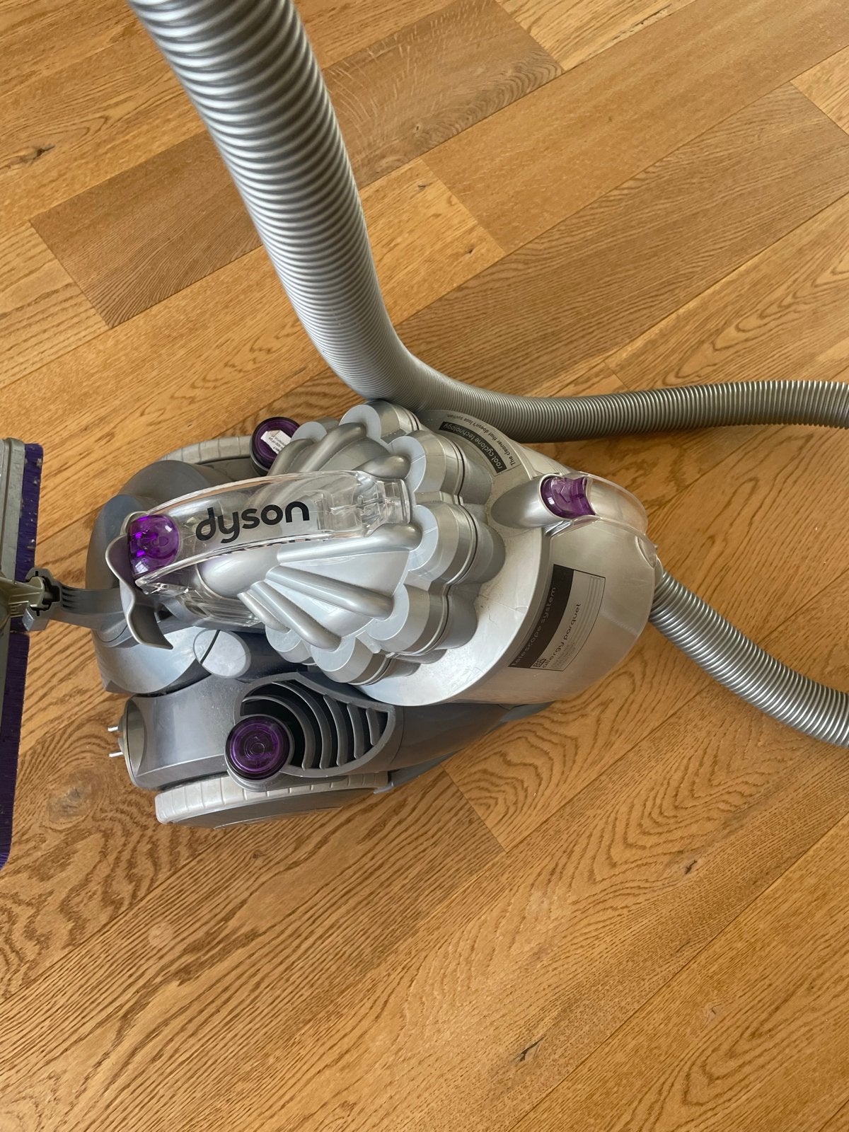 Dyson DC08 Allergy Parquet Sledestofzuiger 1400W, Gebruikt, Ophalen of Verzenden, Dyson, Reservoir