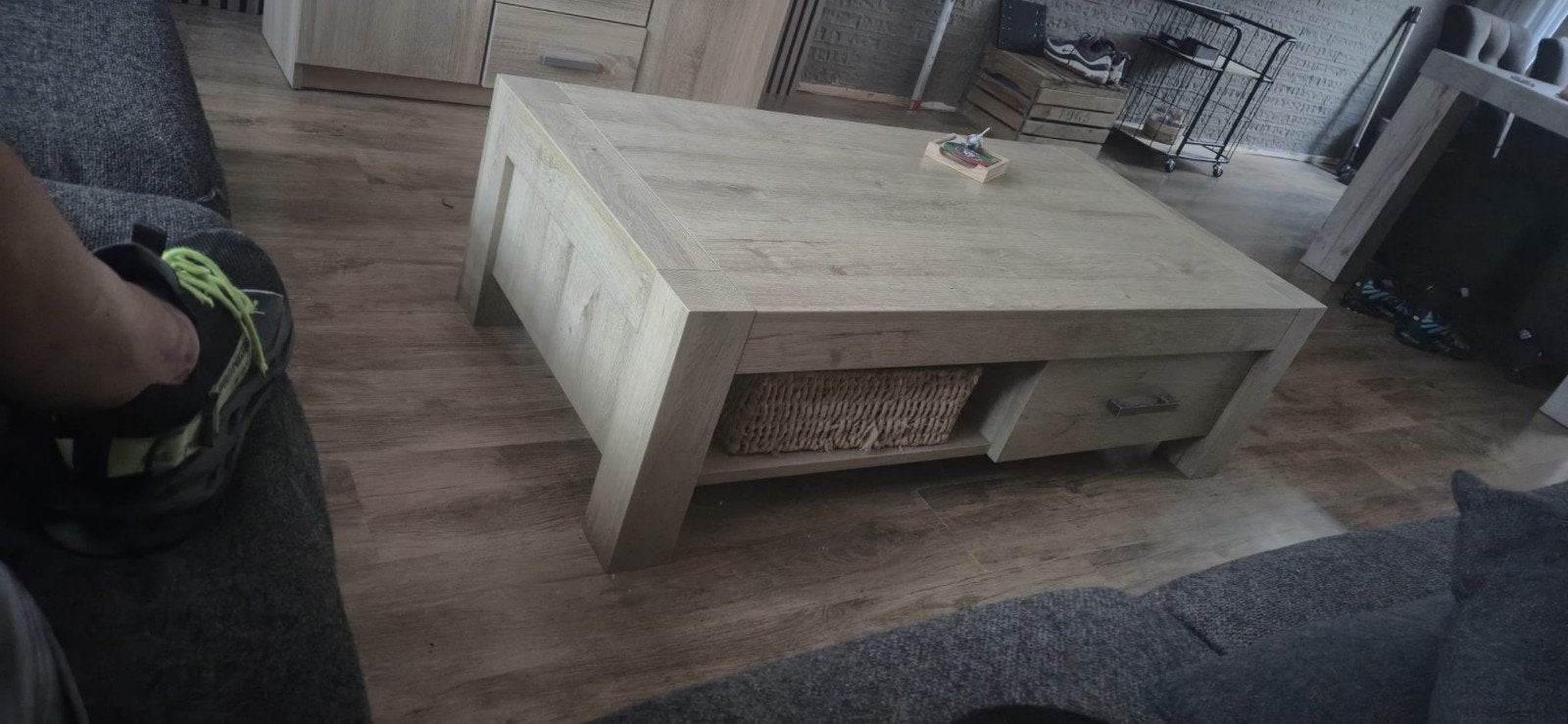 Mooie salontafel met lade en rieten mand, Ophalen, 100 tot 150 cm, 50 tot 100 cm, Zo goed als nieuw
