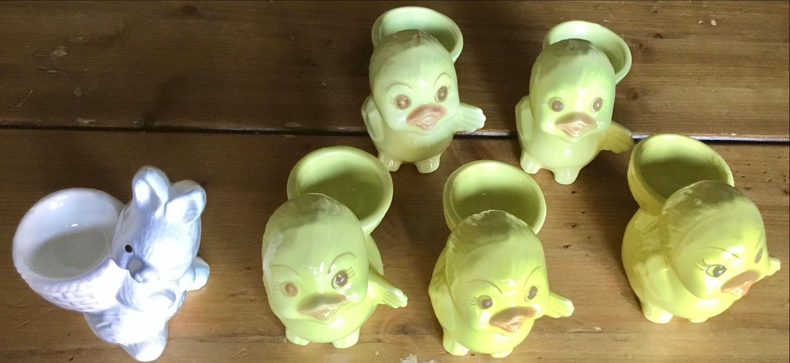6 LEUKE EIERDOPJES VOOR PASEN 5 KUIKENTJES EN 1 PAASHAASJE, Ophalen of Verzenden, Zo goed als nieuw
