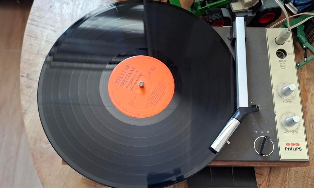 Vintage Philips Platenspeler met Geïntegreerde Luidspreker, Audio, Tv en Foto, Platenspelers, Ophalen of Verzenden, Gebruikt, Platenspeler