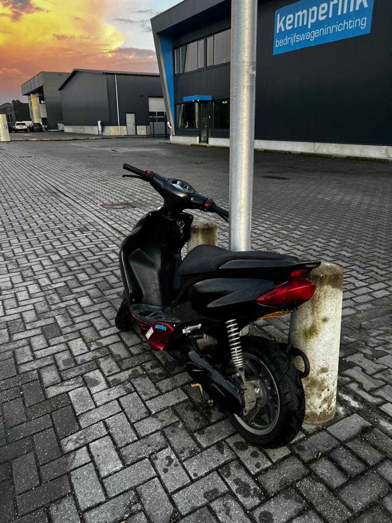 Yamaha jog r, Tweetakt, 70 cc, Ophalen of Verzenden, Zo goed als nieuw