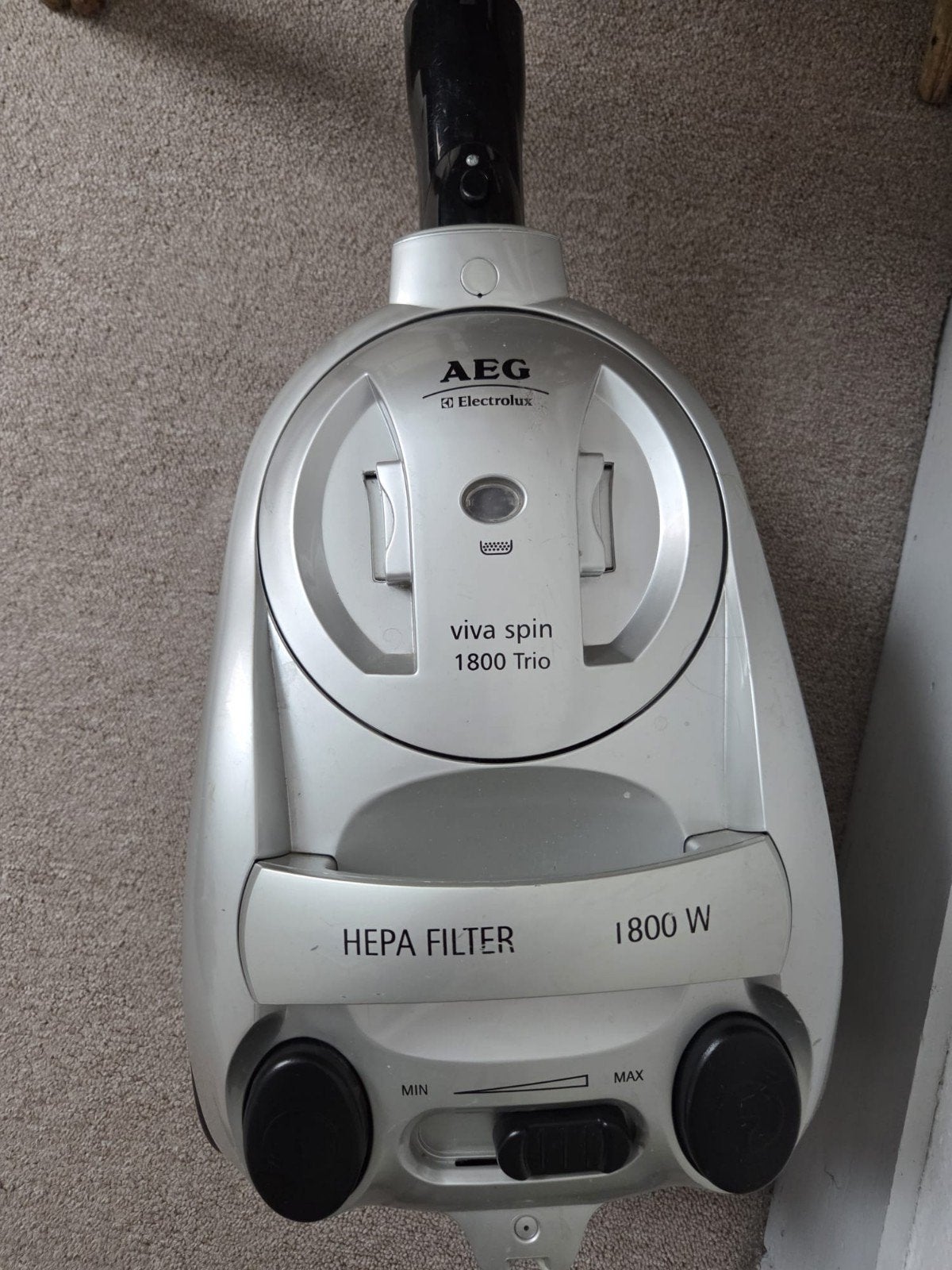 AEG Viva Spin 1800 Trio Sledestofzuiger met HEPA filter, Witgoed en Apparatuur, Stofzuigers, Ophalen, Sledestofzuiger, Reservoir