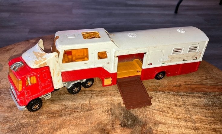 Majorette Horse Transport Truck / Semi truck horse trailer, Ophalen of Verzenden, Bus of Vrachtwagen, Majorette