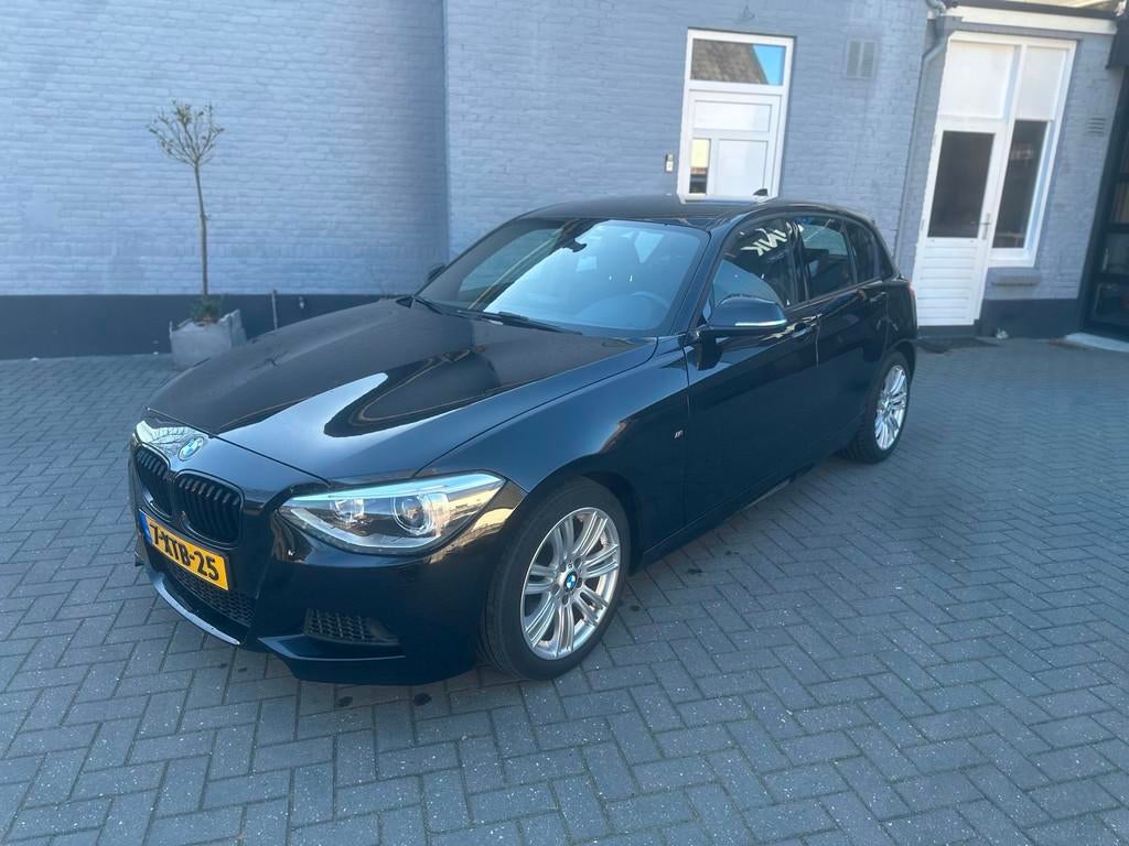 BMW 1-serie 116i / XENON / M SPORT / KEYLESS / NAVI /, Auto's, BMW, Bedrijf, Te koop, 1-Serie, ABS, Airbags, Airconditioning, Bi-Xenon koplampen