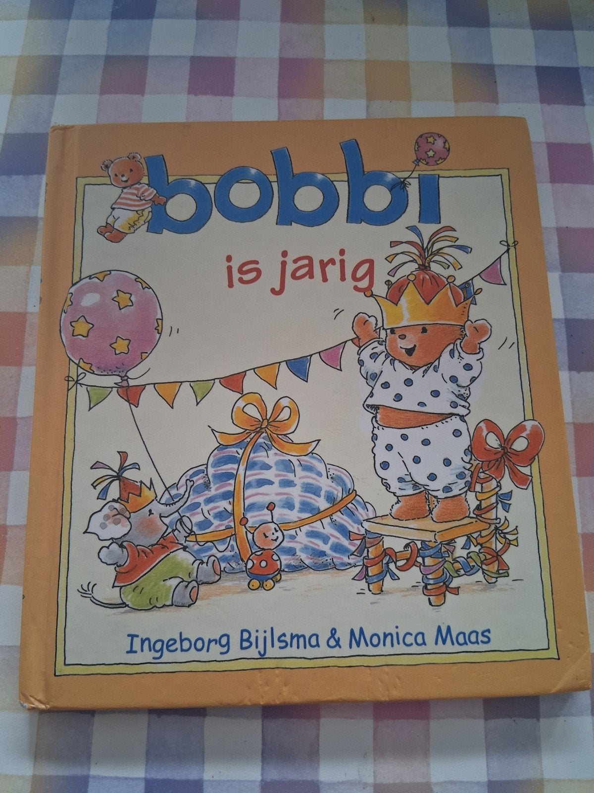 boek monica maas - bobbi is jarig, Ophalen of Verzenden, Gelezen, 2 tot 3 jaar