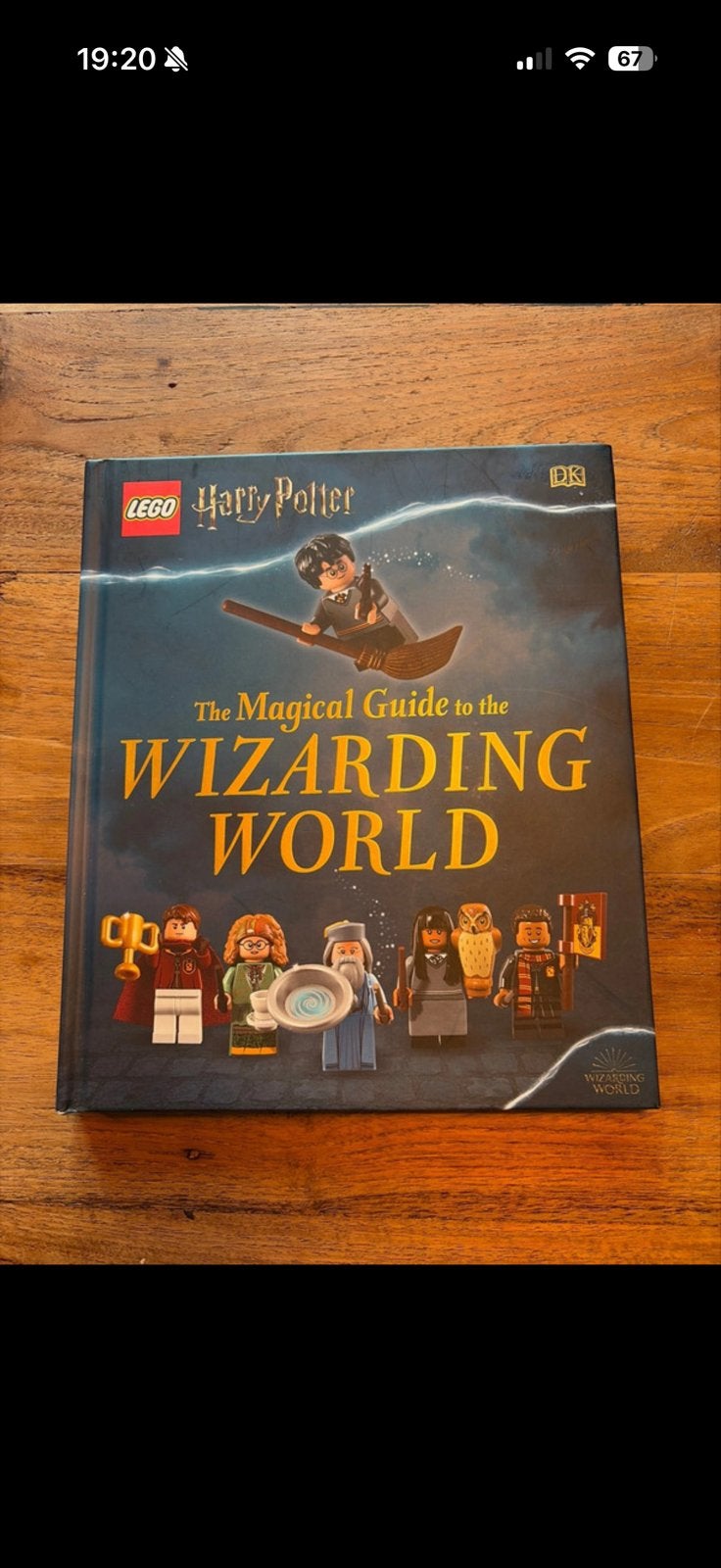 LEGO Harry Potter: The Magical Guide to the Wizarding World, Ophalen of Verzenden, Zo goed als nieuw, Non-fictie