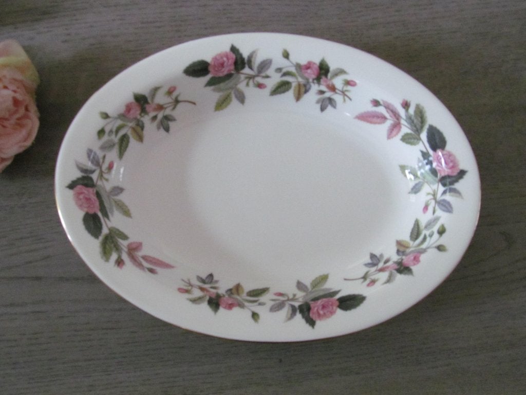 Wedgwood Hathaway Rose Serveer Schaal, Keramiek, Ophalen of Verzenden, Wedgwood, Schaal of Schalen