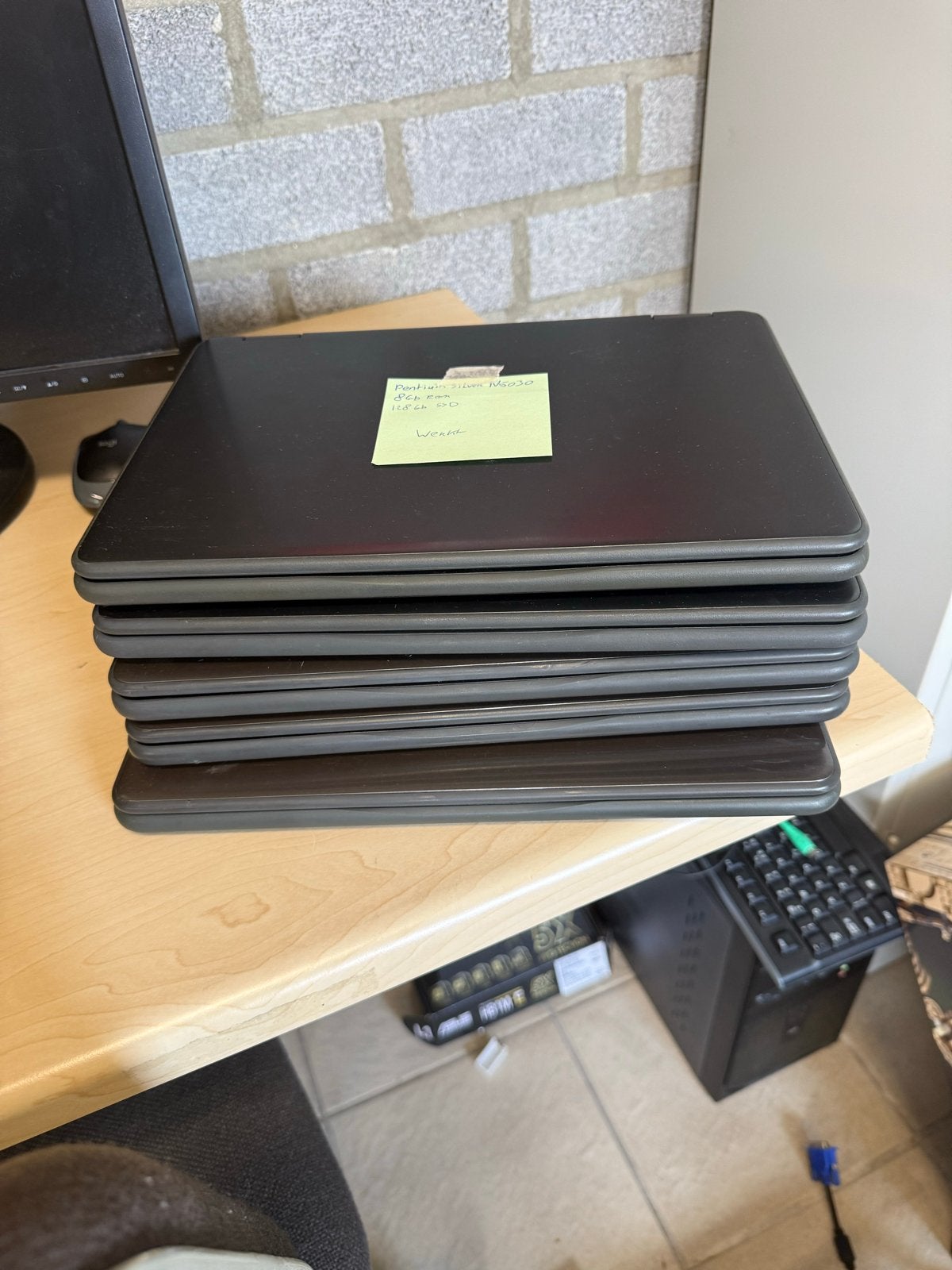 Partij Laptops: Pentium N4200 & Pentium Silver N5030, Computers en Software, Windows Laptops, Gebruikt, 14 inch, SSD, Minder dan 2 Ghz