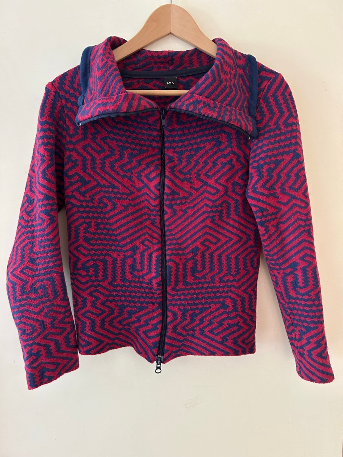 MLY Rood/Blauw Vest met Geometrisch Patroon - Maat S/M, Ophalen of Verzenden, Gedragen, Maat 38/40 (M), Blauw