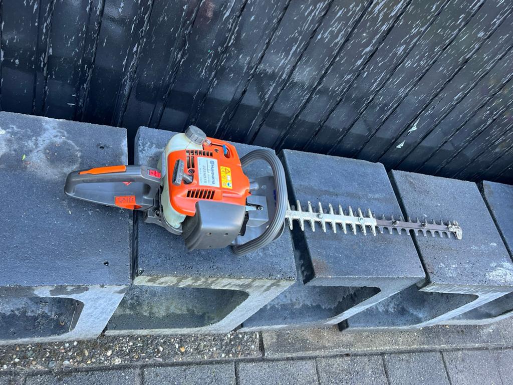 Husqvarna 325HD75 heggenschaar, Ophalen of Verzenden, Zo goed als nieuw, Benzine