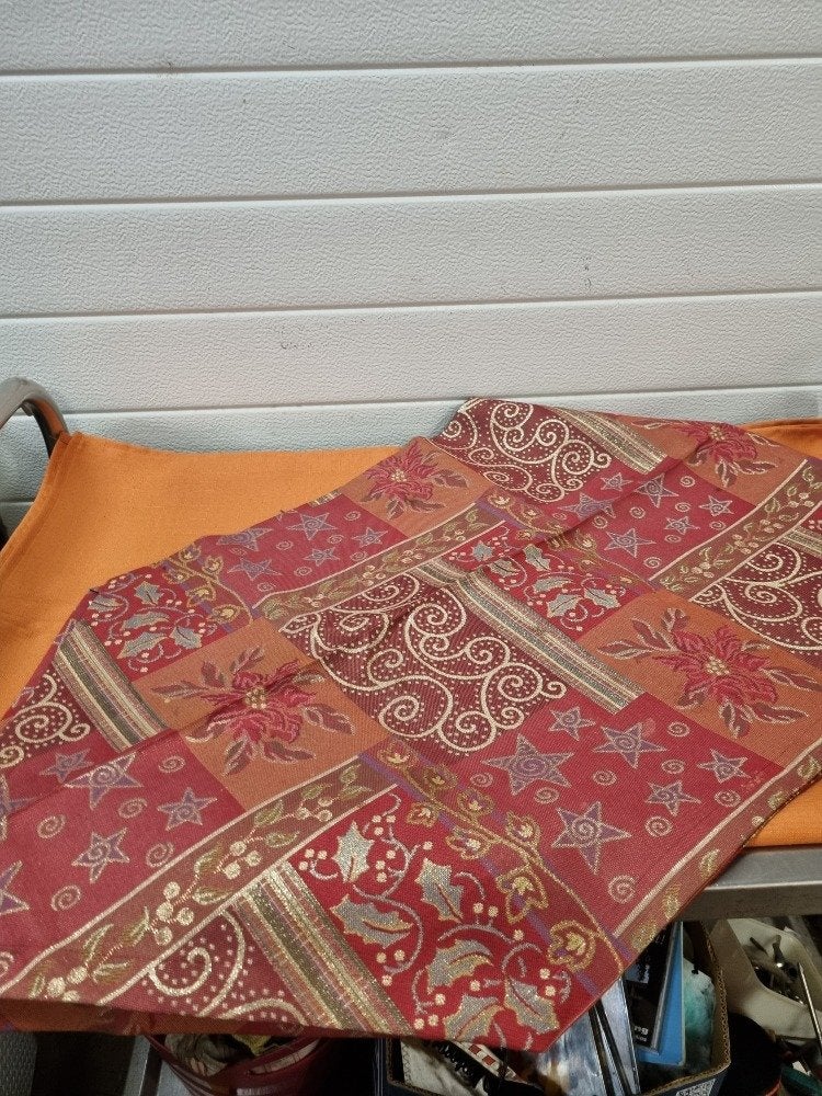 tafelloper rood goud loopt in punt sander, Ophalen of Verzenden, 'T Olde Gre-j, Info@toldegrej.nl, Endepoelstraat 20f Didam