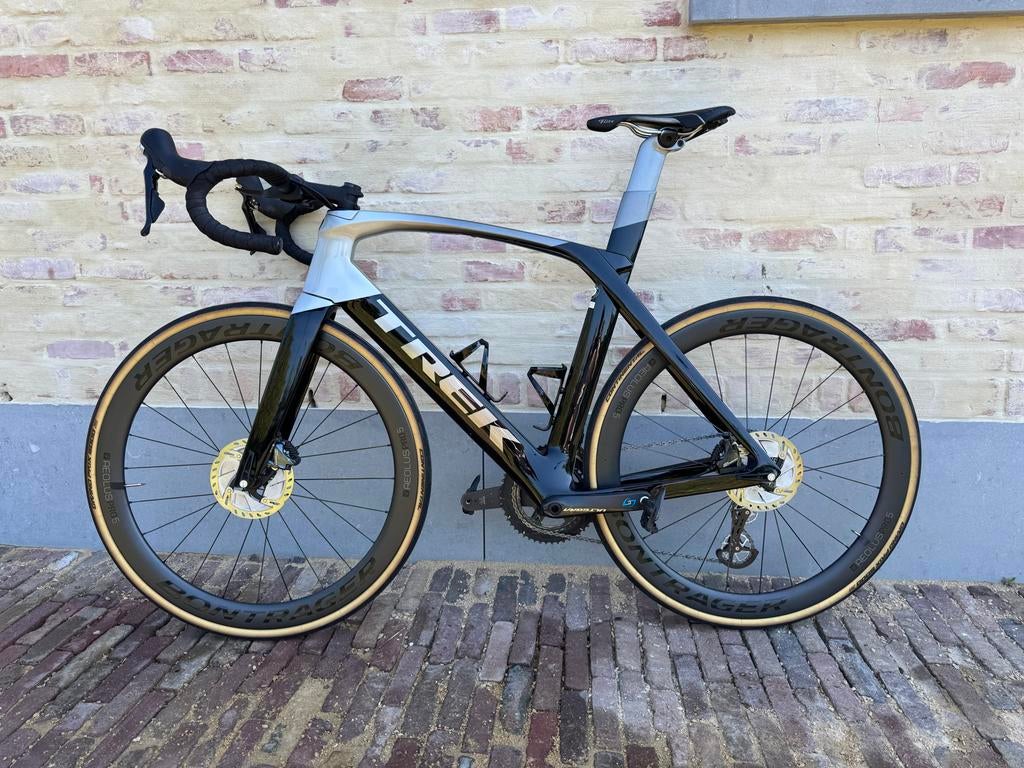 Trek Madone SLR - Ultegra, 28 inch, Carbon, Heren, Zo goed als nieuw
